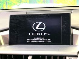 【メーカー純正ナビ】インテリアに溶け込むスタイリッシュな「専用設計」メーカーナビを装備♪視認性や操作性など基本性能にも優れ、より上質なカーライフをお楽しみいただけます。