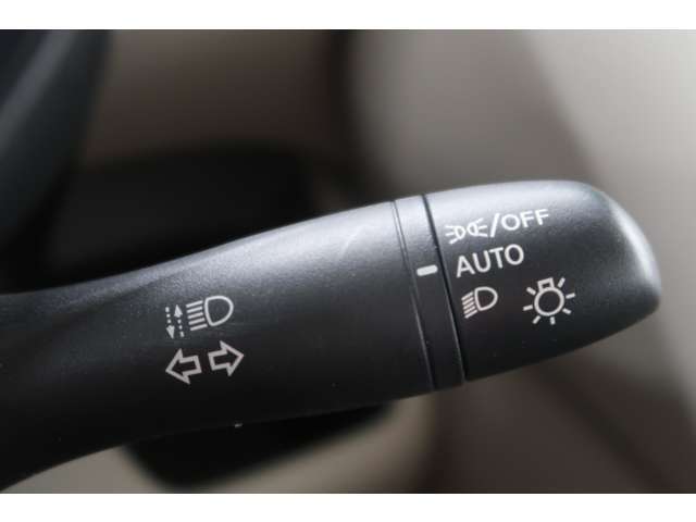 ライトスイッチ　オートライトコントロール