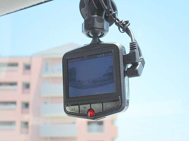 近年話題の危険運転対策に今や必須のアイテムです！