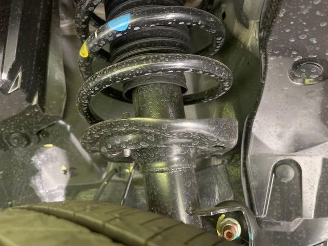 親切・丁寧な専門メカニックスタッフが応対！・車検・点検整備・事故等の修理などアフターサービスも安心。お車のカスタマイズもネクステージのサービススタッフまでご相談ください！