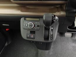 電動パーキングブレーキ搭載！指先だけで簡単に操作可能♪オートブレーキホールド搭載！信号待ちなどでブレーキを踏んで停車した時にブレーキペダルから足を離してもブレーキを保持するので安心です♪