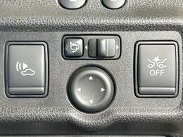 【インテリジェントエマージェンシーブレーキ】フロントカメラで前方の車両や歩行者を検知。衝突しそうな時は衝突被害軽減ブレーキが作動、衝突回避をサポート。より安全にドライブをお楽しみいただけます。