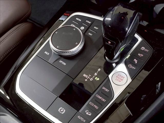全車修復歴なし！鑑定付きの良質なお車のみを厳選して展示中☆第3者機関の認定付き車ですので、遠方の方でも、安心してご検討いただけます。