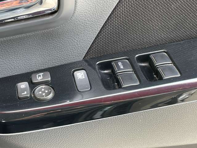 自社ローン対応車　 詳しくは弊社ホームページまで！ 　https://carlifegroup.fukuoka.jp/カーセンサー掲載車以外にも在庫車輌 多数掲載中！カーライフ福岡　福岡県糟屋郡粕屋町戸原西4丁目8-11　TEL0120-038-871