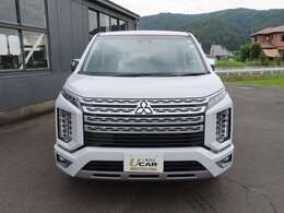 純正LEDライト　フォグランプ　雪道や、悪路を明るく照らします。