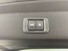 【運転席操作部】『運転席周辺の装備』の画像になります。快適なドライブを楽しむための機能が装備されています！運転席から触れるので使いやすいです！