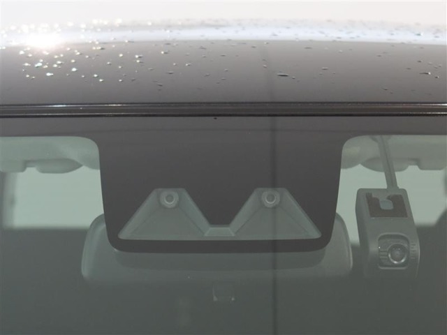 サポカーは、高齢運転者を含めたすべてのドライバーによる交通事故の発生防止・被害軽減対策の一環として、国が推奨する新しい自動車安全コンセプトです。詳しくは販売店スタッフまでおたずねください。