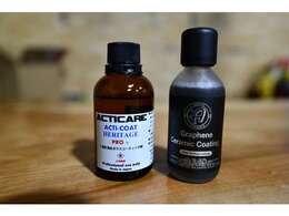 右：アダムスポリッシュのグラフェン配合セラミックコーティング施工済みです。