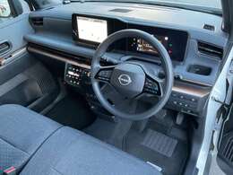 前席内装の全体像です。是非実車をご覧にお越し頂き実際にお座りください。