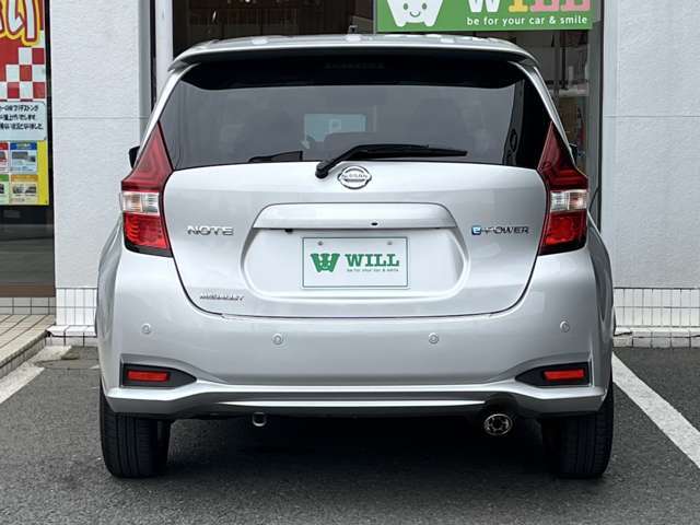 ○●○当店は代車無料貸し出し中○●○下取車の車検が切れる！急な故障で車が無くなった！事故などにより乗り換えを余儀なくされた！などなど理由は様々ありますが当店をご利用のお客様全員対象のサービスです。