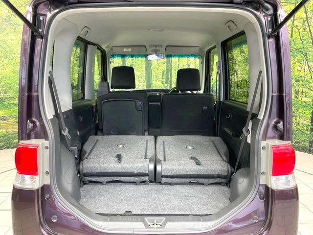 普段のお買い物や通勤、送迎等に十分な荷室スペースを確保しております。セカンドシートを倒すと、大きな荷物の積載も可能です♪