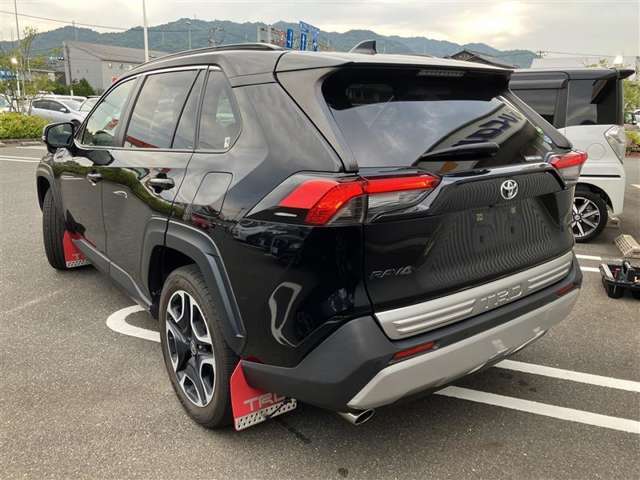 トヨタ認定中古車はトヨタならではの『3つ安心』をセットにしたトヨタ販売店の中古車ブランドです。