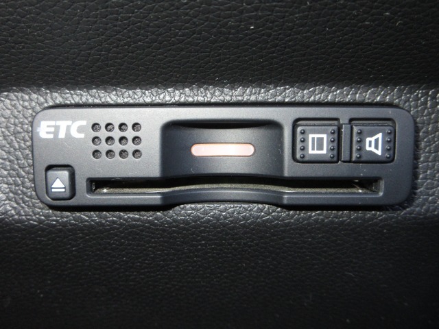 今や必需品のETCが付いています！ETCを使えば土日祝日割や深夜割などのメリットを受けることができます。（※注、ETCセットアップ費用は含まれておりません。別途必要となります。