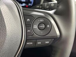 【レーダークルーズコントロール】高速道路での長距離走行が楽に！！自動で速度を保つクルーズコントロールが、衝突軽減システムと連携し、前方の車両を感知して車間を保つように速度調節してくれます！！