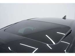 サンルーフ付きのお車になります！！