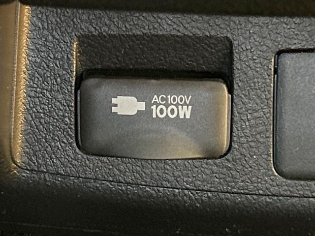 【アクセサリーコンセント】キャンプやスポーツ、アウトドアでのアクティビティはもちろん、災害・停電の際に助けにもなるAC100Vコンセントを装備♪ケータイやタブレット、ゲーム機器の充電にも