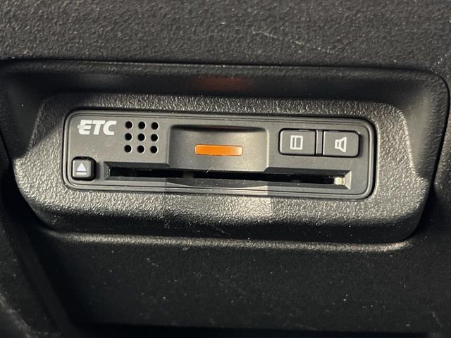 【ETC】高速道路の料金所をストレスなく通過！話題のスポットやサービスエリアに多い「スマートIC」利用時は必須のアイテムです。当店でセットアップを実施、ご納車当日からすぐにご利用いただけます！