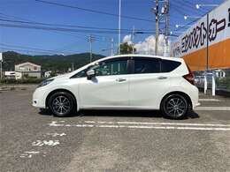 ■□■□■ グループ年間販売台数は20000台！！大量販売だから大量に仕入でき、1台あたりのコストも安いんです♪■□■□■