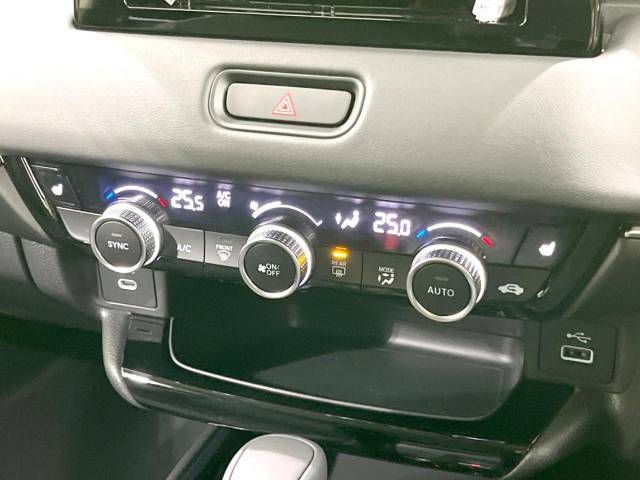 【シートヒーター】寒い日に重宝するシートヒーター！エアコンより早く温まってくれるので寒がりの人も安心ですね♪エアコンの温風は乾燥するから苦手、という方にもをおすすめです。