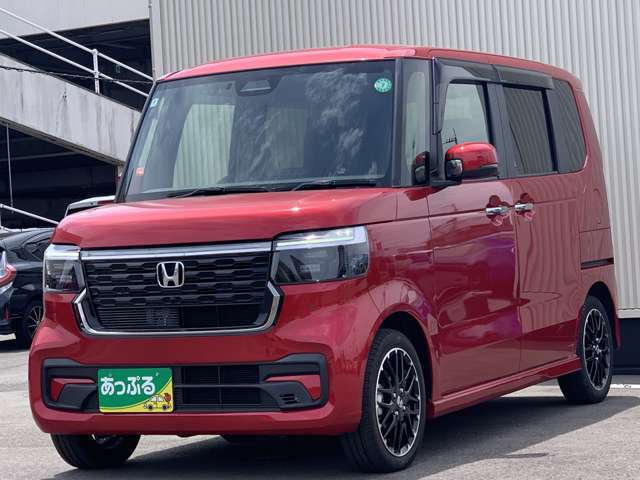 毎日全国の仕入れ先から厳選した車を仕入れております！プロの査定士の検査を受けた車を仕入れ、入庫後も社員が1台1台を走行チェックや状態確認・装備確認などを入念に行います。
