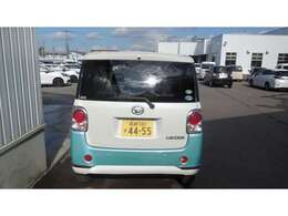 ■当店は国道5号線沿い、JR五稜郭駅からJR函館駅に向かい右手側になります。営業時間は9:00から18:00となっており、毎週火曜日が定休日となっております。