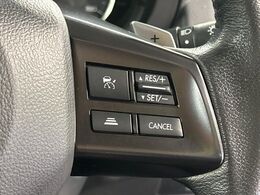 【全車速追従機能付クルーズコントロール】高速道路での長距離走行が楽に！！自動で速度を保つクルーズコントロールが、衝突軽減システムと連携し、前方の車両を感知して車間を保つように速度調節してくれます！！