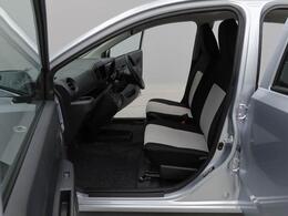 コンパクトな軽自動車。日常のお出かけに　フットワーク軽く出かけられます。