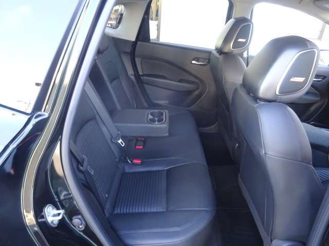 清潔で広々した座席です！是非、現車を見て体感してみてください。