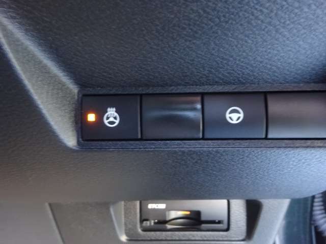 ステアリングヒーター付きで冬でもぽかぽかですね