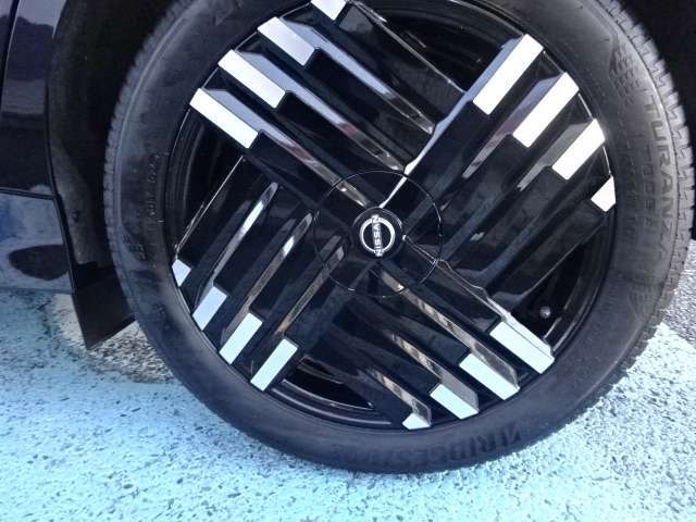 純正アルミホイール！！格好良くてホイールがあなたの愛車をいっそう輝かせます☆