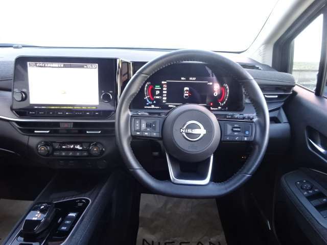 車の事分からなくても運転席に座ってみると何となく良い感じ！とかイマイチだな、とか感じます。だからこそ是非ご自身の目で手で体で実際に触れて頂きたいのです。