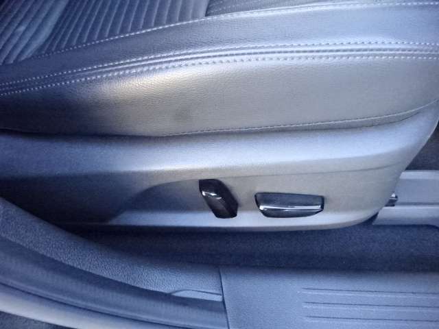 運転席パワーシート！