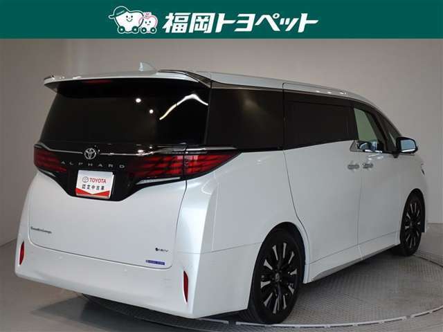色は人気のプラチナホワイトパールマイカです。