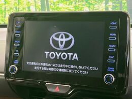 【純正ナビ】人気の純正ナビを装備しております。ナビの使いやすさはもちろん、オーディオ機能も充実！キャンプや旅行はもちろん、通勤や買い物など普段のドライブも楽しくなるはず♪