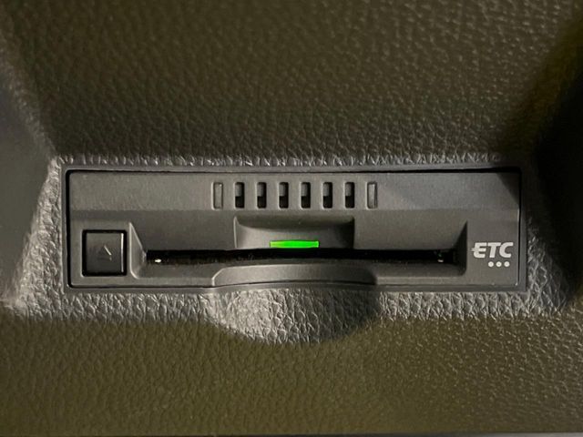 【ETC】高速道路の料金所をストレスなく通過！話題のスポットやサービスエリアに多い「スマートIC」利用時は必須のアイテムです。当店でセットアップを実施、ご納車当日からすぐにご利用いただけます！