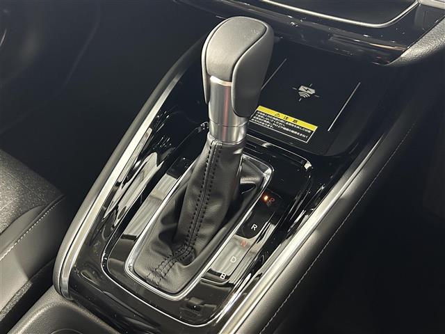 【シフトレバー】シフトも操作しやすく快適なドライブを楽しんでいただけます！