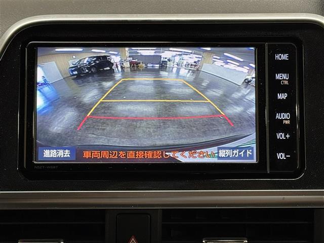 【バックカメラ】駐車時に後方がリアルタイム映像で確認できます。大型商業施設や立体駐車場での駐車時や、夜間のバック時に大活躍！運転スキルに関わらず、今や必須となった装備のひとつです！