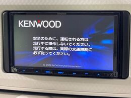 【ナビゲーション】目的地までしっかり案内してくれる使いやすいナビ。Bluetooth接続すればお持ちのスマホやMP3プレイヤーの音楽を再生可能！毎日の運転がさらに楽しくなります！！