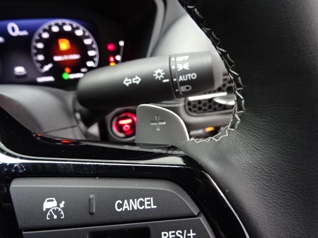 スポーティなドライビングが可能なパドルシフトです！