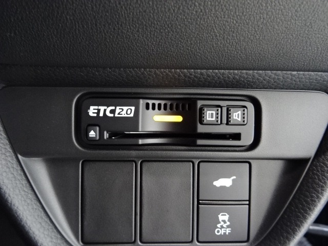 ETC付！高速道路の料金所はキャッシュレスで通過です！サービスエリア等にあるスマートインターの出入りも利用可能でとっても便利☆ご納車後すぐにお使い頂けるようセットアップしてのお渡しとなります。