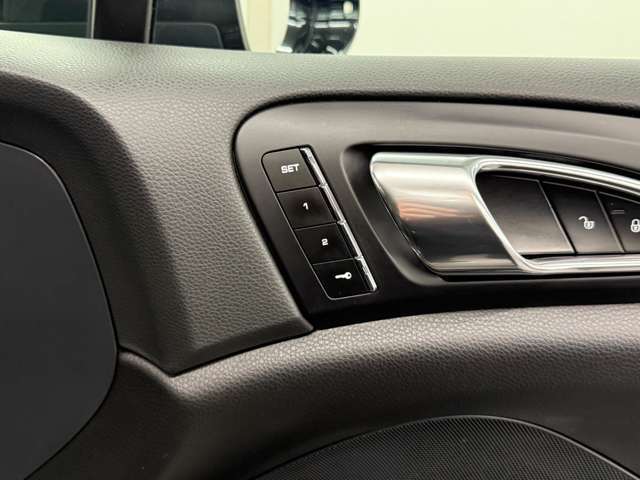 3L V型6気筒エンジンがストレスの無いドライビングを可能とし、