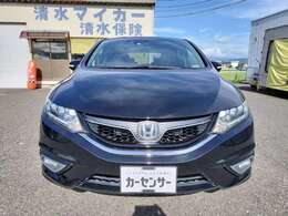 黒色のジェイドが入庫致しました！キャッチフレーズは低く、美しく、しなやかなフォルム！です。