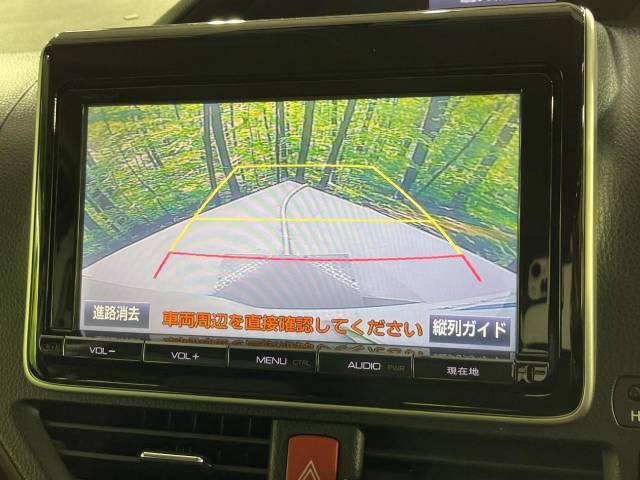 【バックカメラ】駐車時に後方がリアルタイム映像で確認できます。大型商業施設や立体駐車場での駐車時や、夜間のバック時に大活躍！運転スキルに関わらず、今や必須となった装備のひとつです！