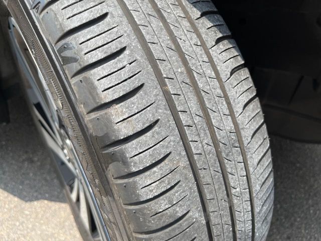 お車を安心してお乗りいただく為には、足回りの定期点検が欠かせません。サービスサポート（有償保証）では無料点検もご提供しており、安心のカーライフをお過ごしいただけるサポート体制が整っています。