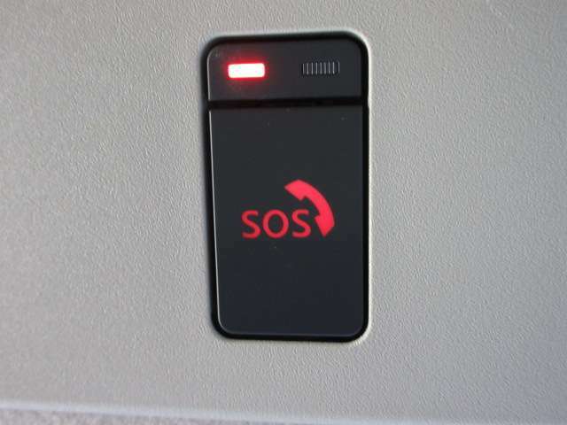 〔SOSコール〕急病時や危険を感じた際にはSOSボタンを押してください！万が一の事故発生の際にはエアバックと連動し自動通報もされます。ご利用には申し込みが必要となります。詳しくはスタッフまで！
