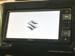 【純正ナビ】人気の純正ナビを装備。オーディオ機能も充実しており、Bluetooth接続すればお持ちのスマホやMP3プレイヤーの音楽を再生可能！毎日の運転がさらに楽しくなります！！