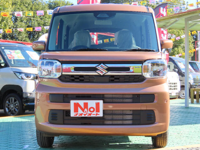 【当店のこだわり】入庫後のお車は選任スタッフによる細部清掃を実施しております。足回り、エンジンルーム、室内、室外を隅々まで綺麗にしております。展示車はピカピカです。全国配送も可能ですのでご相談下さい！