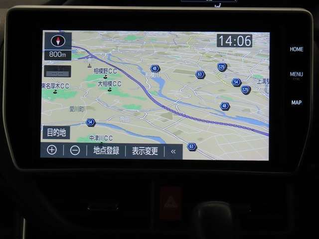 トヨタ純正ナビ装備！地図描写は文字も道もクリアで見やすく、滑らかに表示します。これさえあればもう道に迷わないですみますね♪フルセグで地上波デジタル放送TVもバッチリ綺麗に見れちゃいます♪