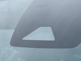 【トヨタセーフティセンス】走行中に前方の車両等を認識し、衝突しそうな時は警報とブレーキで衝突回避と被害軽減をアシスト。より安全にドライブをお楽しみいただけます。