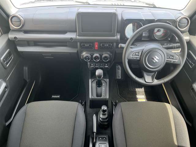 【インパネ全体】全方位で視界が広く、高い目線で運転もしやすいです！